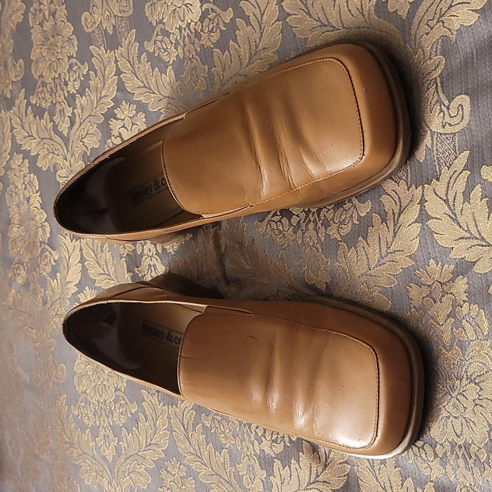 Women Tan Leather Loafers